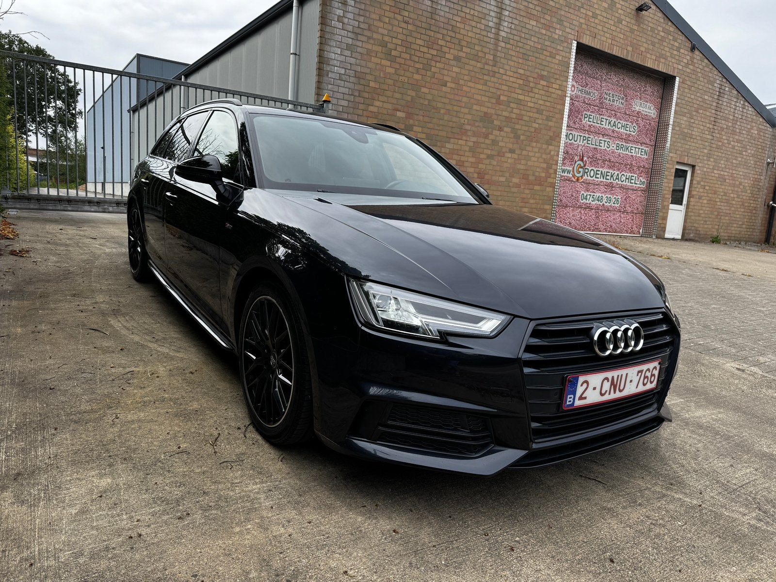 AUDI A4 1.4 TFSI 150ch/S-line/EURO6B “GEKEURD VOOR VERKOOP”, Auto's, Audi, Automaat, Blauw, A4, Leder