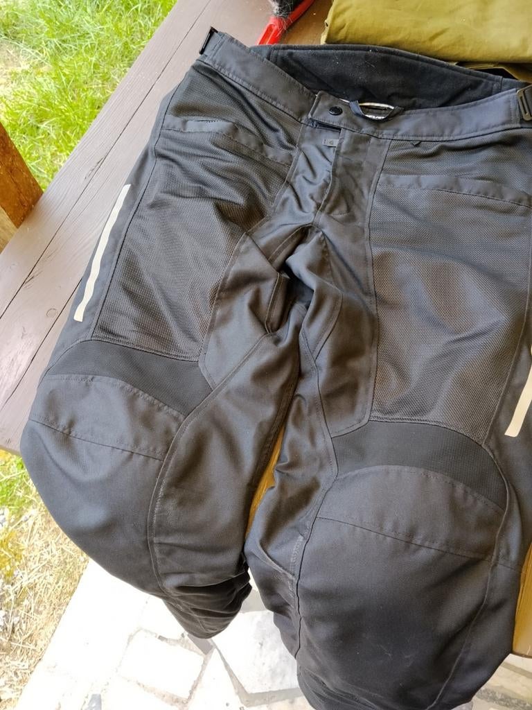 Zomerbroek Revit, Motoren, Ophalen