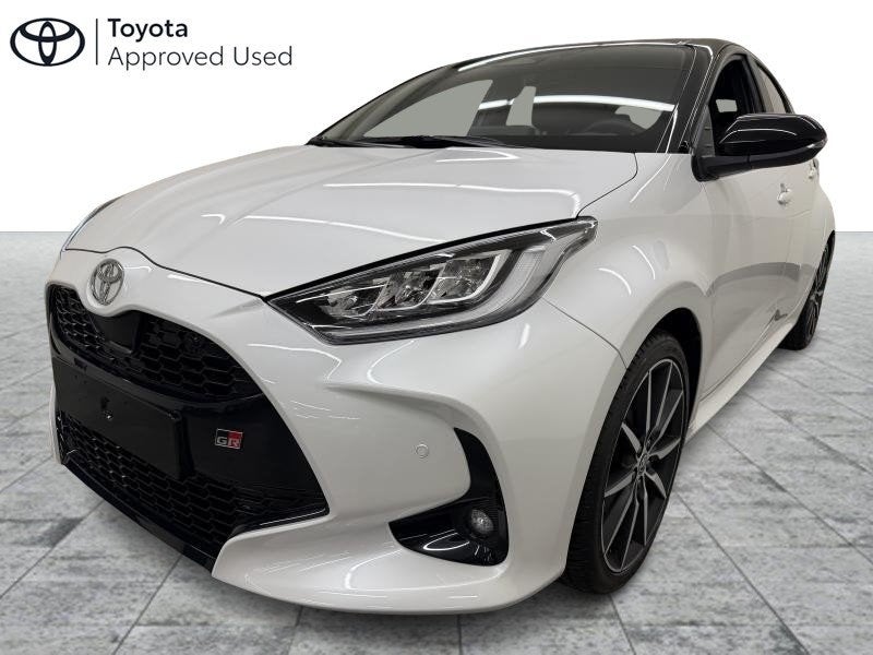 Toyota Yaris GR Sport + Safety Pack, Auto's, Automaat, Parkeersensor, Wit, 130 pk