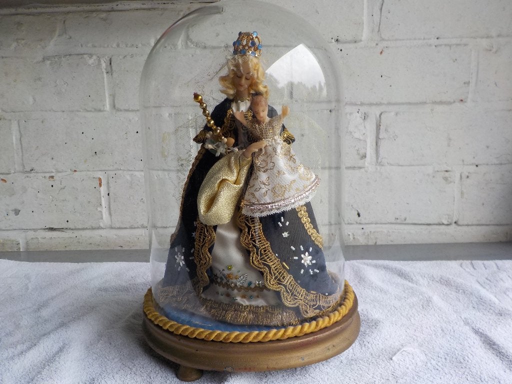 madonna onder stolp, Enlèvement