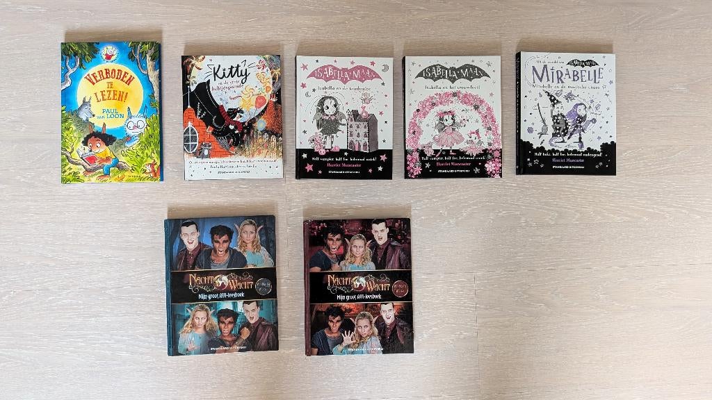 Dolfje Weerwolfje - Kitty - Isabella Maan - Nachtwacht, Boeken, Ophalen of Verzenden, Zo goed als nieuw, Fictie algemeen