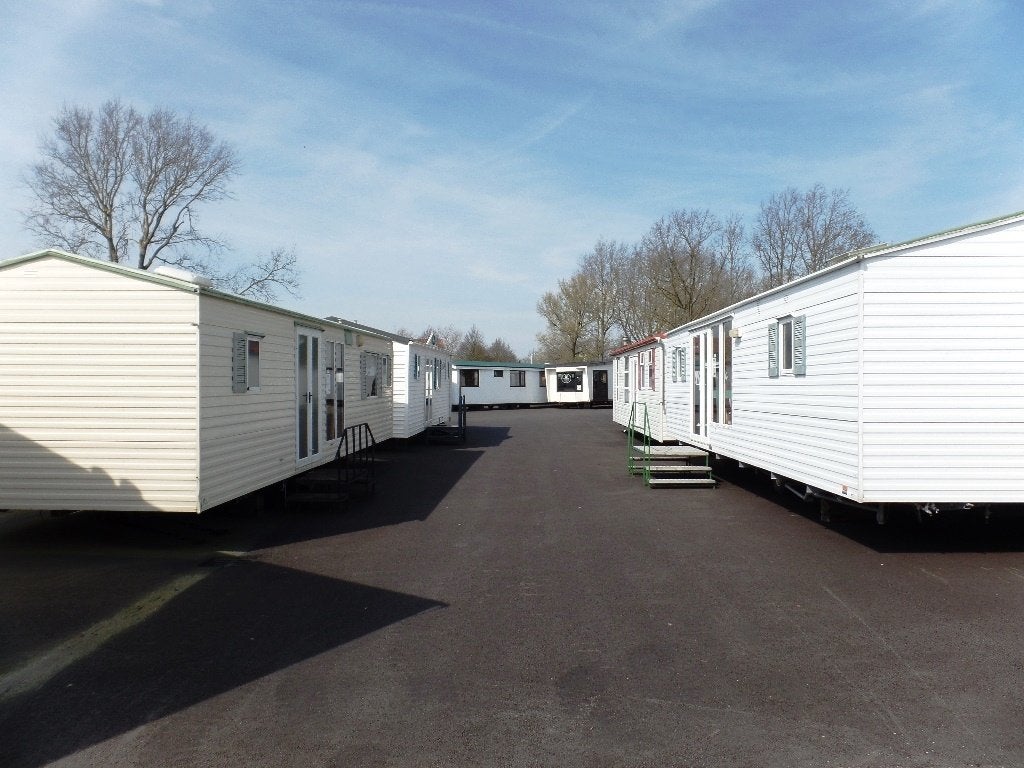 Stacaravans en chalets met middenkamer en dubbel glas 6 pers, Caravanes & Camping, Caravanes résidentielles, jusqu'à 6, Enlèvement