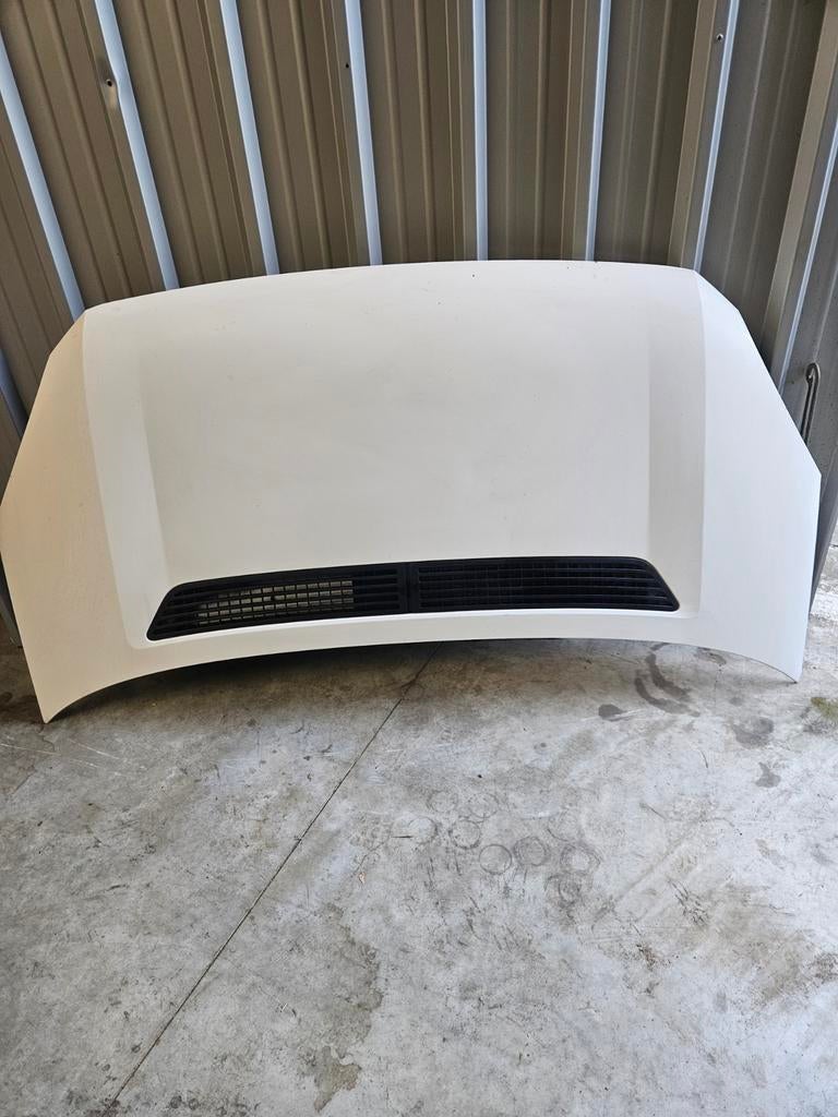 Capot VW Crafter, Enlèvement, Capot moteur