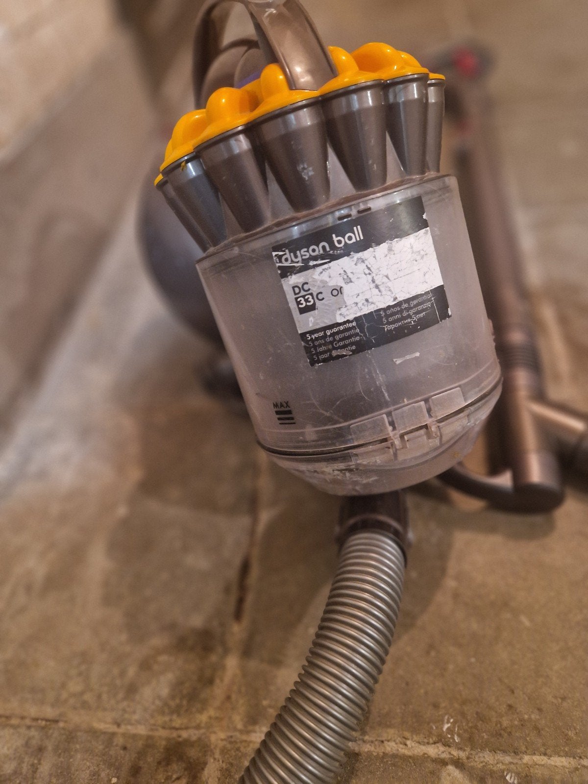 Aspirateur dyson dc33. En PANNE À REPARER. ACCESSOIRES OK, Elektronische apparatuur, Stofzuigers, Ophalen, Dyson