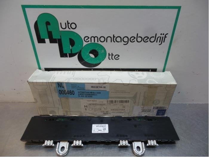 Antenne amplificateur d'un Mercedes S-Klasse (S-Klasse 05-), Neuf, -, 3 mois de garantie, -