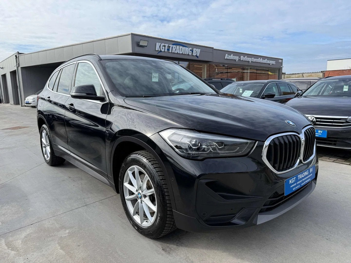 BMW X1 2.0DA 136PK AUTOMAAT NAVI ZWART LEDER FULL LED CAMERA, Auto's, BMW, 118 g/km, 4 cilinders, 136 pk, Zwart