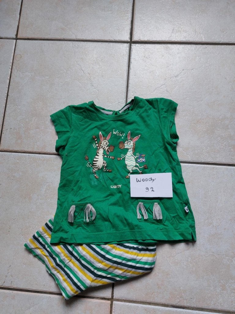 Zomer pyjama maat 92 Woody 3 € en lange mouwen 3 €, Ophalen, Nacht- of Onderkleding, Meisje, Zo goed als nieuw