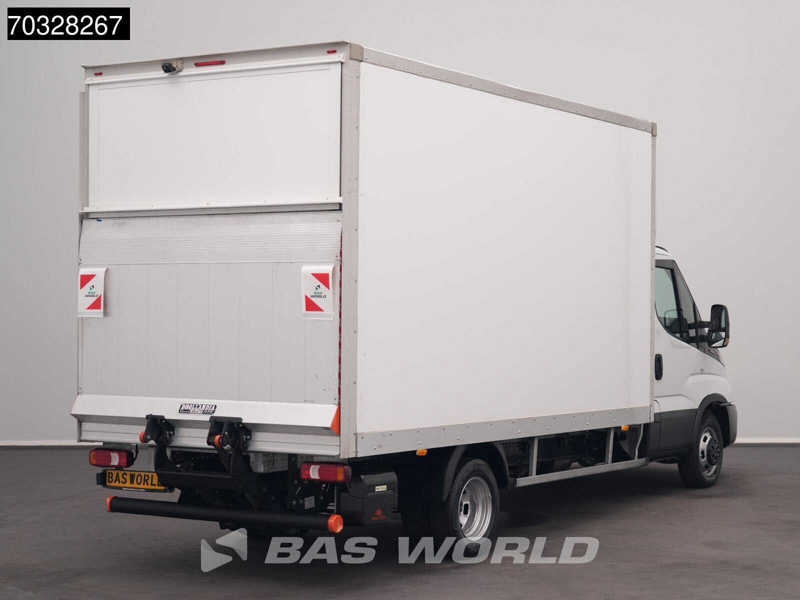 Iveco Daily 35C16 3.0L Laadklep NEW MODEL Dubbellucht 160PK, Auto's, Bestelwagens en Lichte vracht, Stof, Gebruikt, Euro 6, 4 cilinders