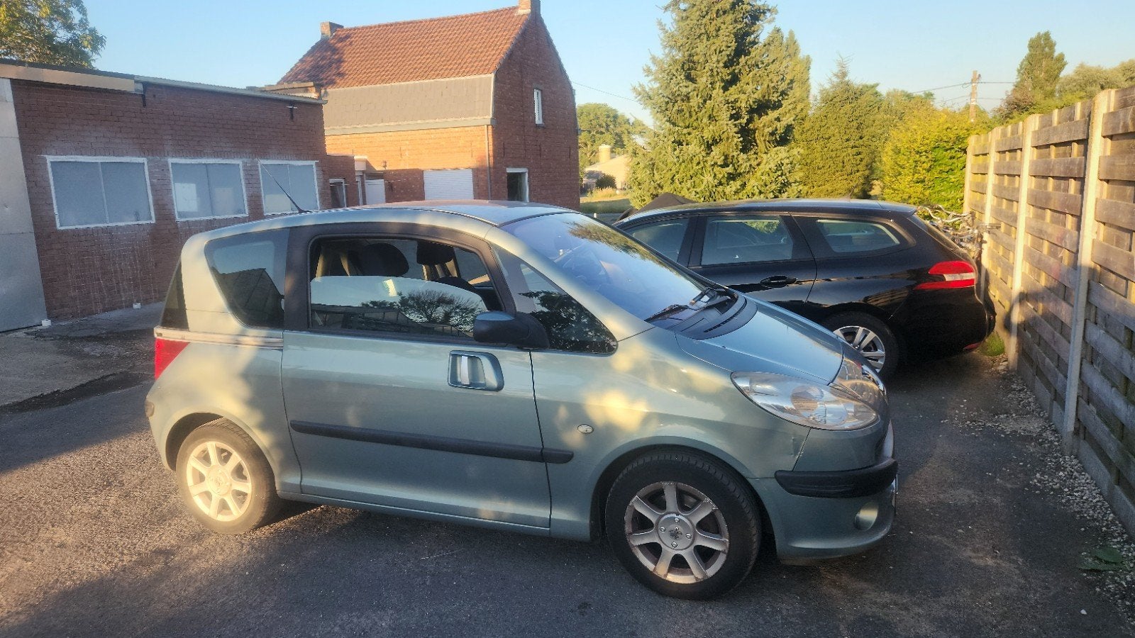 1001 Peugeot