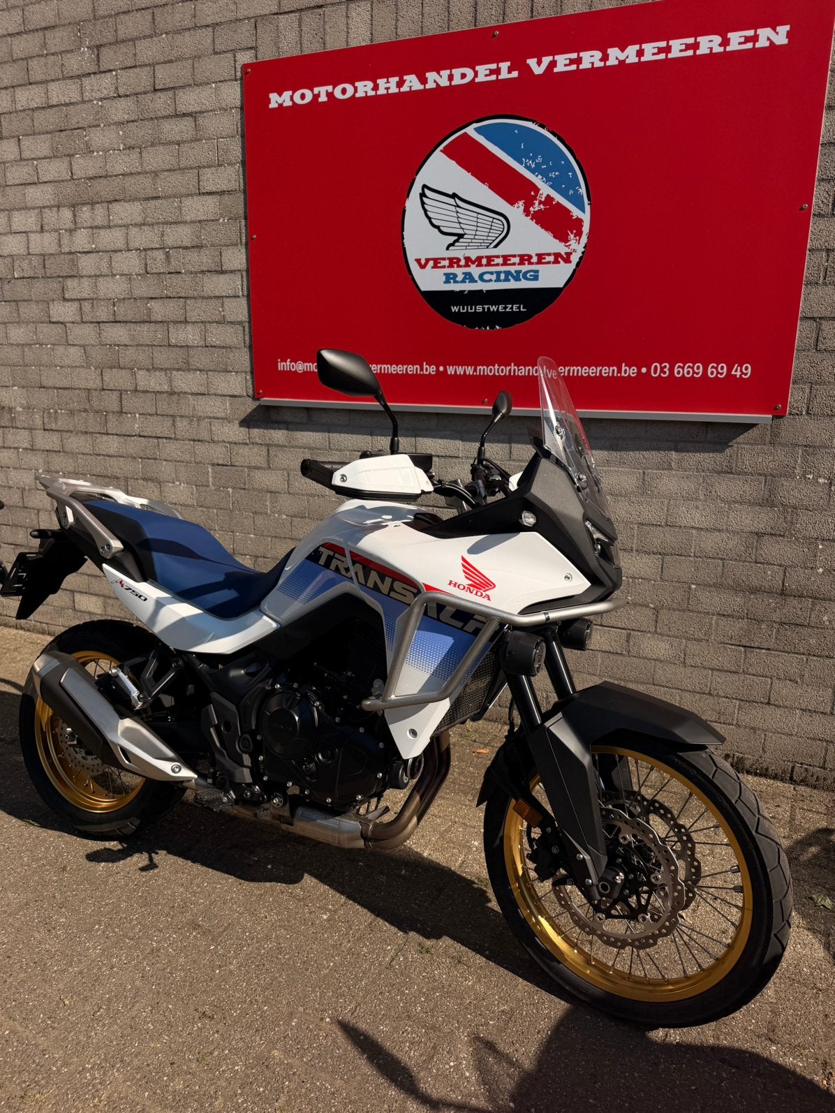 Honda XL750 Transalp, Motoren, Bedrijf