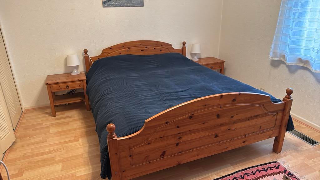Slaapkamer bedden 2 nachtkastjes dressoirs laden kledingkast, Ophalen, Gebruikt, Tweepersoons, Classique intemporel