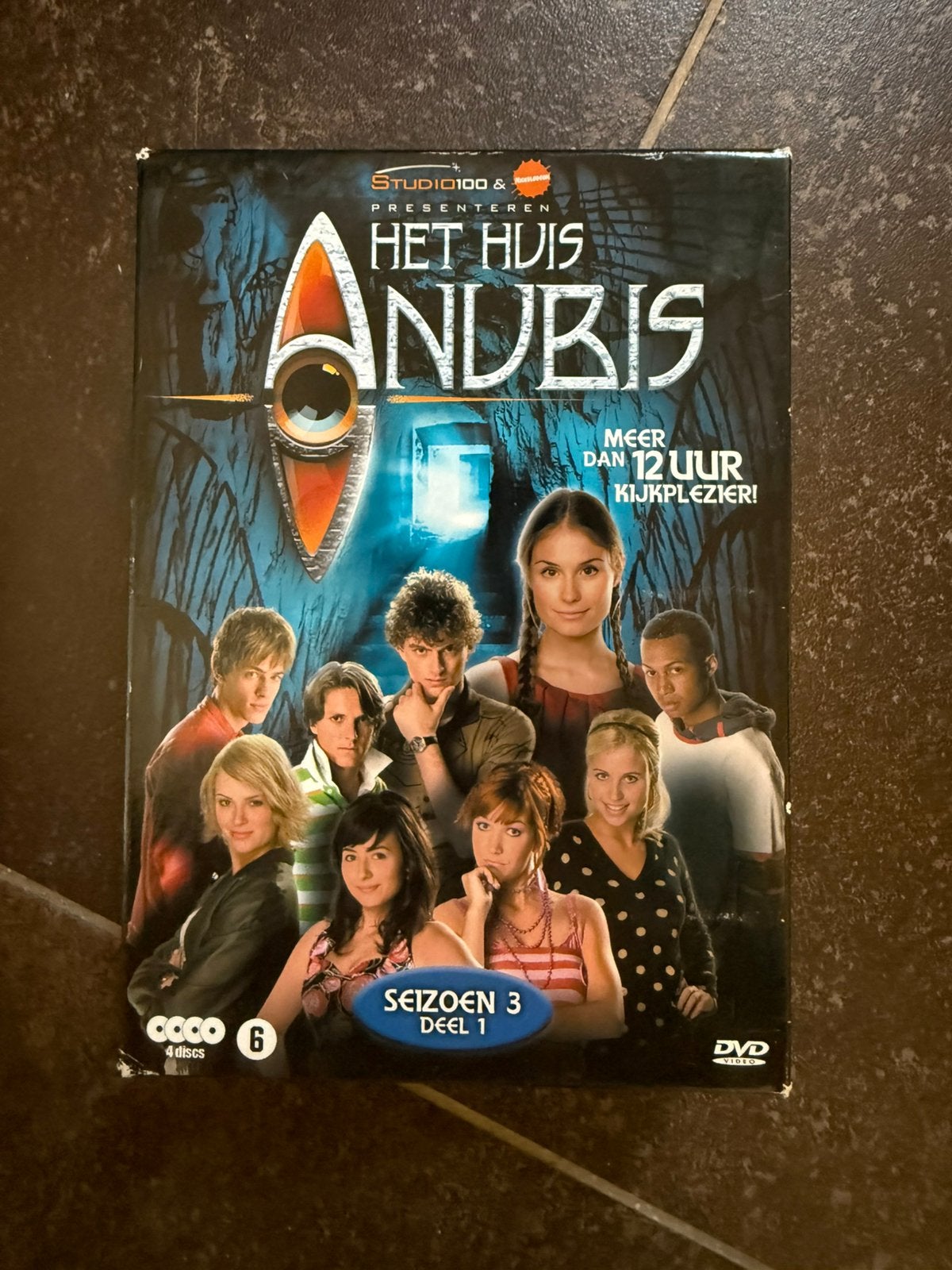 Het huis anubis seizoen 3 deel 1, Enlèvement ou Envoi