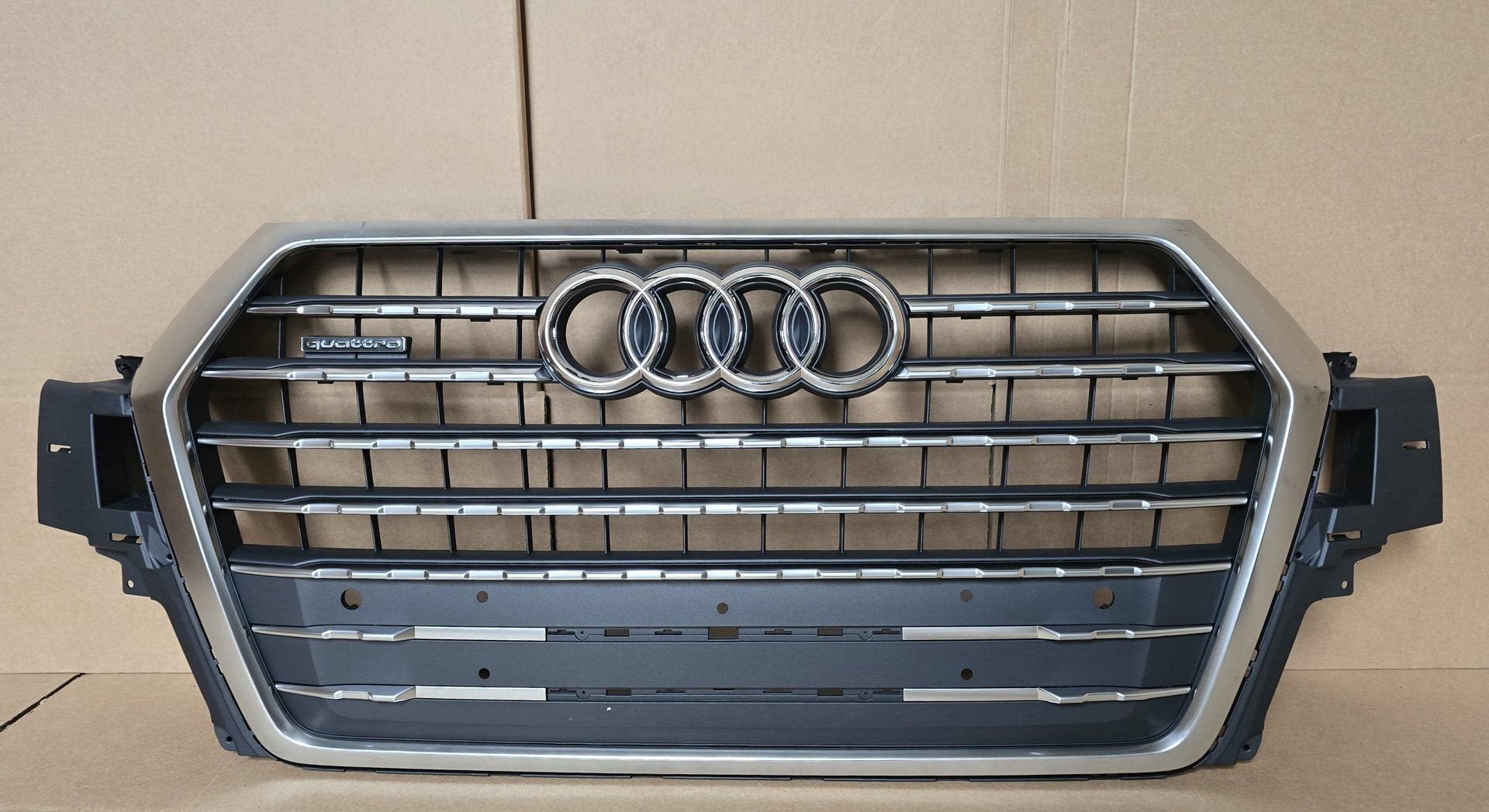 Grill Audi Q7 4M QUATTRO S-LINE GRILLE 4M0 bj.2015-2019 NEW, -, Nieuw, Ophalen of Verzenden, -