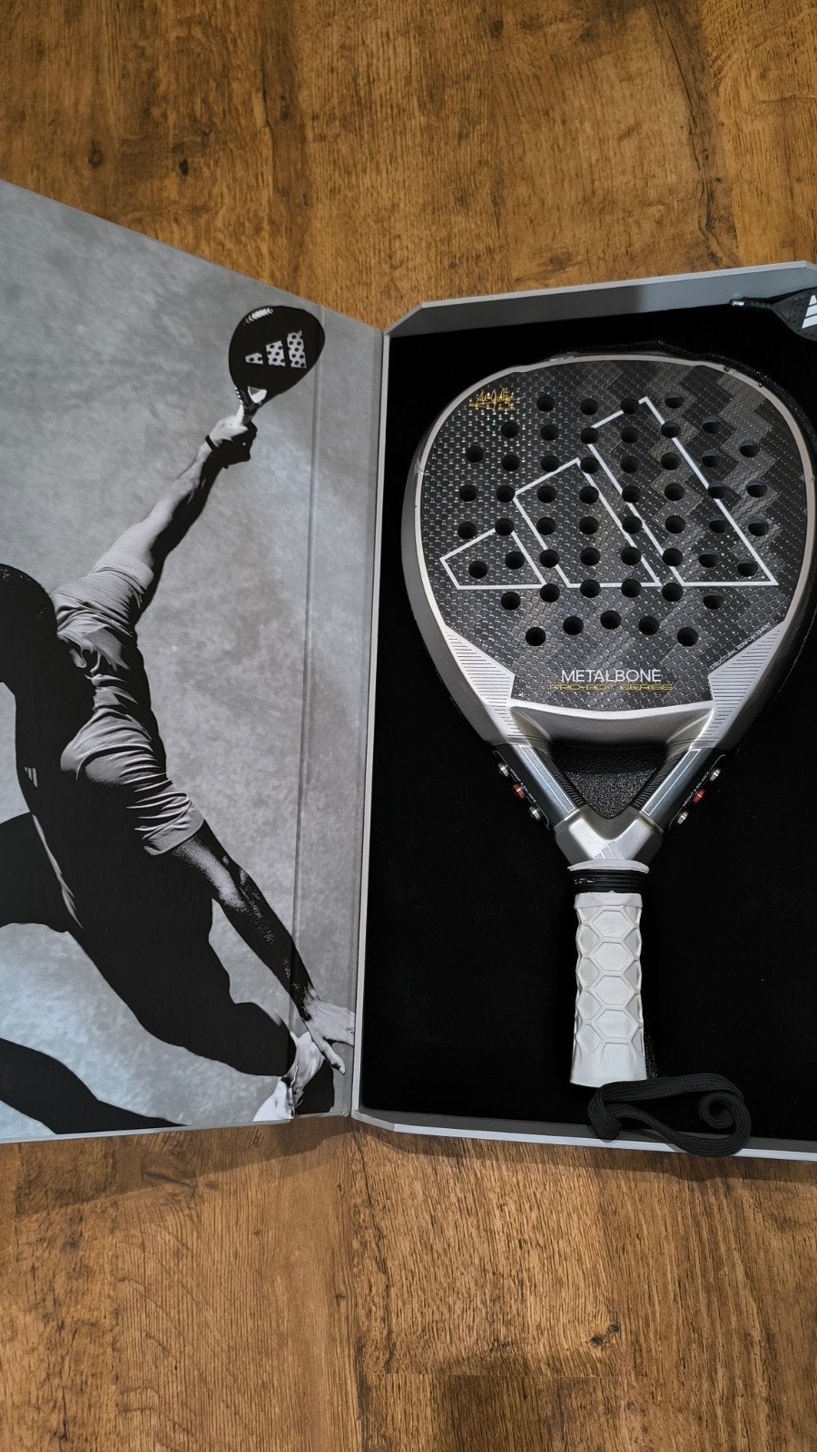 Adidas Metalbone limited edition 2024, Sport en Fitness, Padel, Ophalen