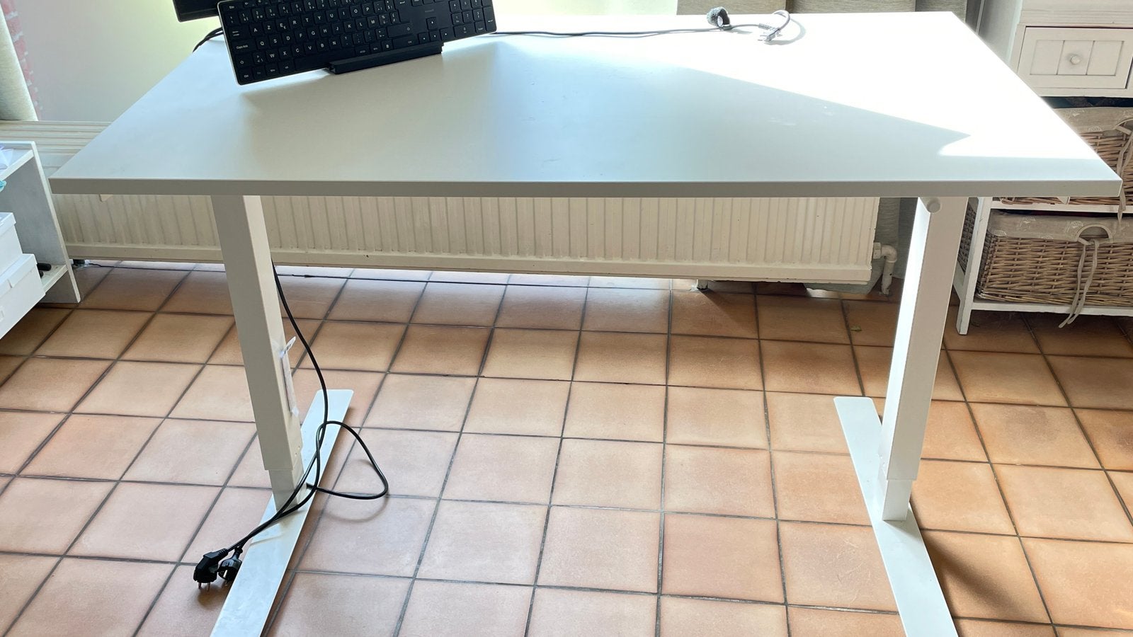 Zit/sta bureau Trotten 120/70 wit zgan, Huis en Inrichting, Bureaus, Ophalen, Zo goed als nieuw, Wit