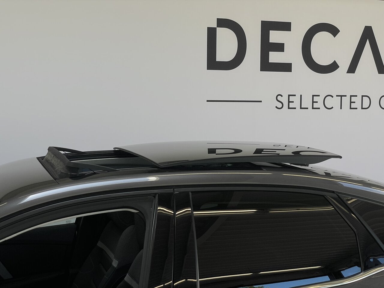 Citroen C4 1.2T AT8 *Open dak*Leder*Navigatie, Auto's, https://public.car-pass.be/vhr/2a446f02-aeb3-4ef5-a466-551a26b5aef6, 0 kg