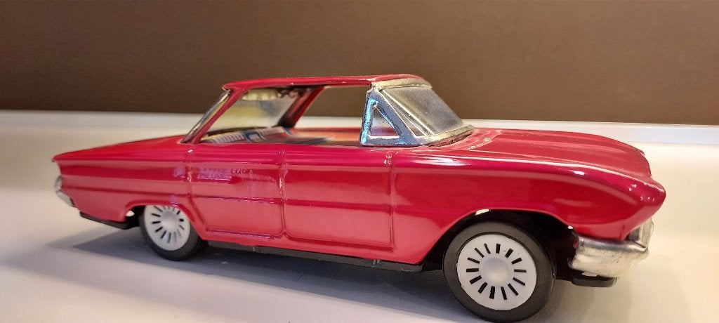 uitverkoop : oude speelgoedauto "Rally car", nu 24 e, Verzenden