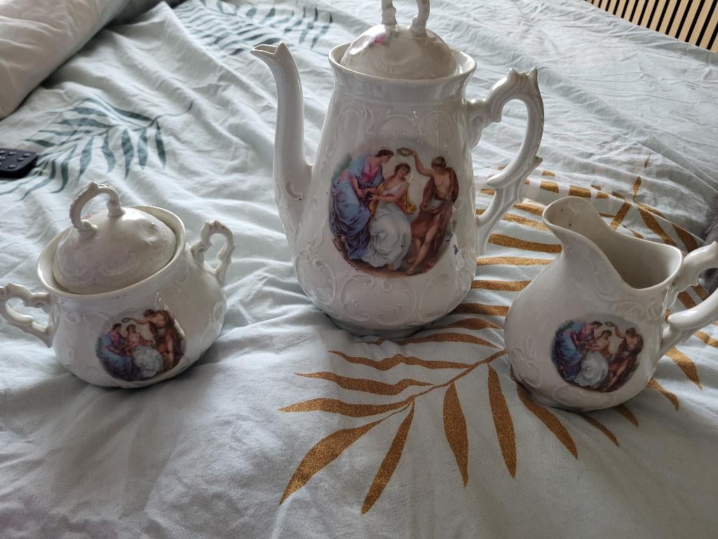 Porseleinen koffieservies, Ophalen