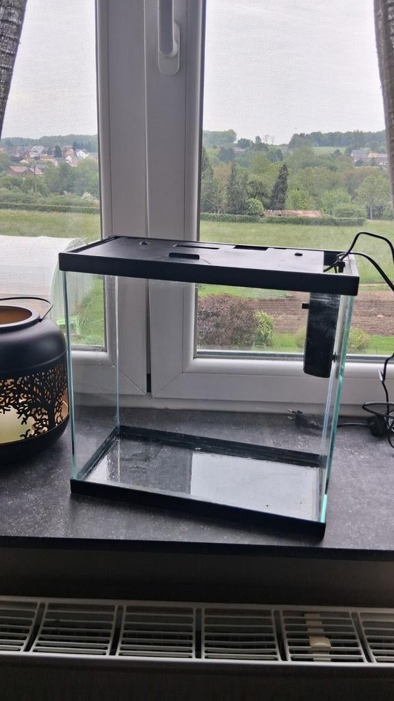 Aquarium de 20 litres sant fuites avec filtre et lanpe led.
