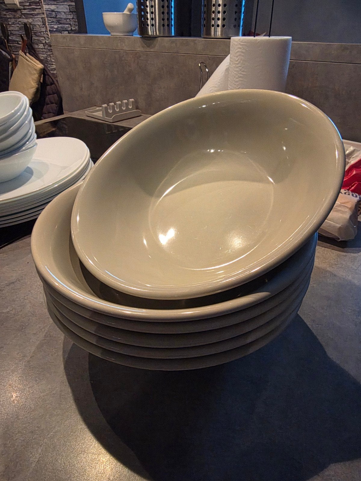 Set grote, diepe borden (beige) 6st., Huis en Inrichting, Ophalen, Bord(en)