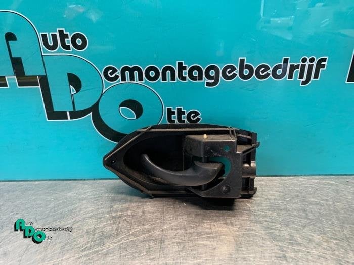 Poignée portière 2portes droite d'un Ford Street Ka (Stree, -, 3 mois de garantie, -, -