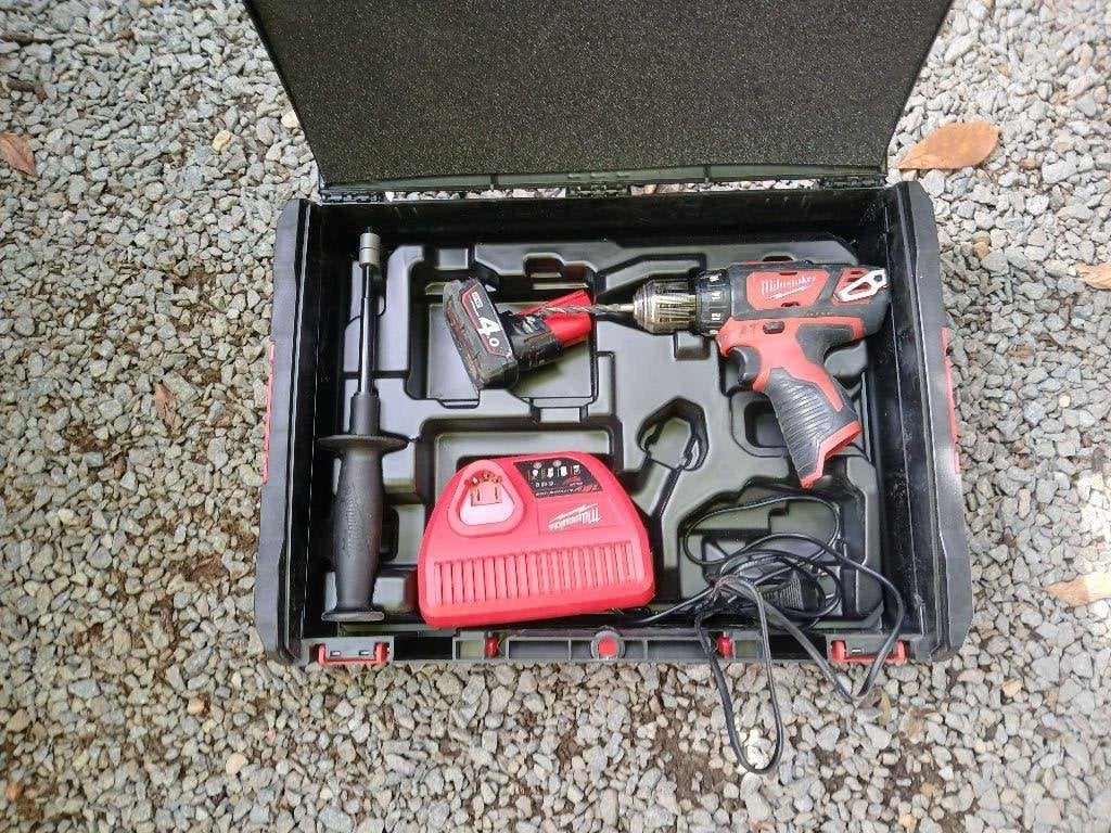 Milwaukee : accu schroefboormachine, Doe-het-zelf en Bouw, Ophalen of Verzenden, Gebruikt, Boor- en Schroefmachine, Variabele snelheid