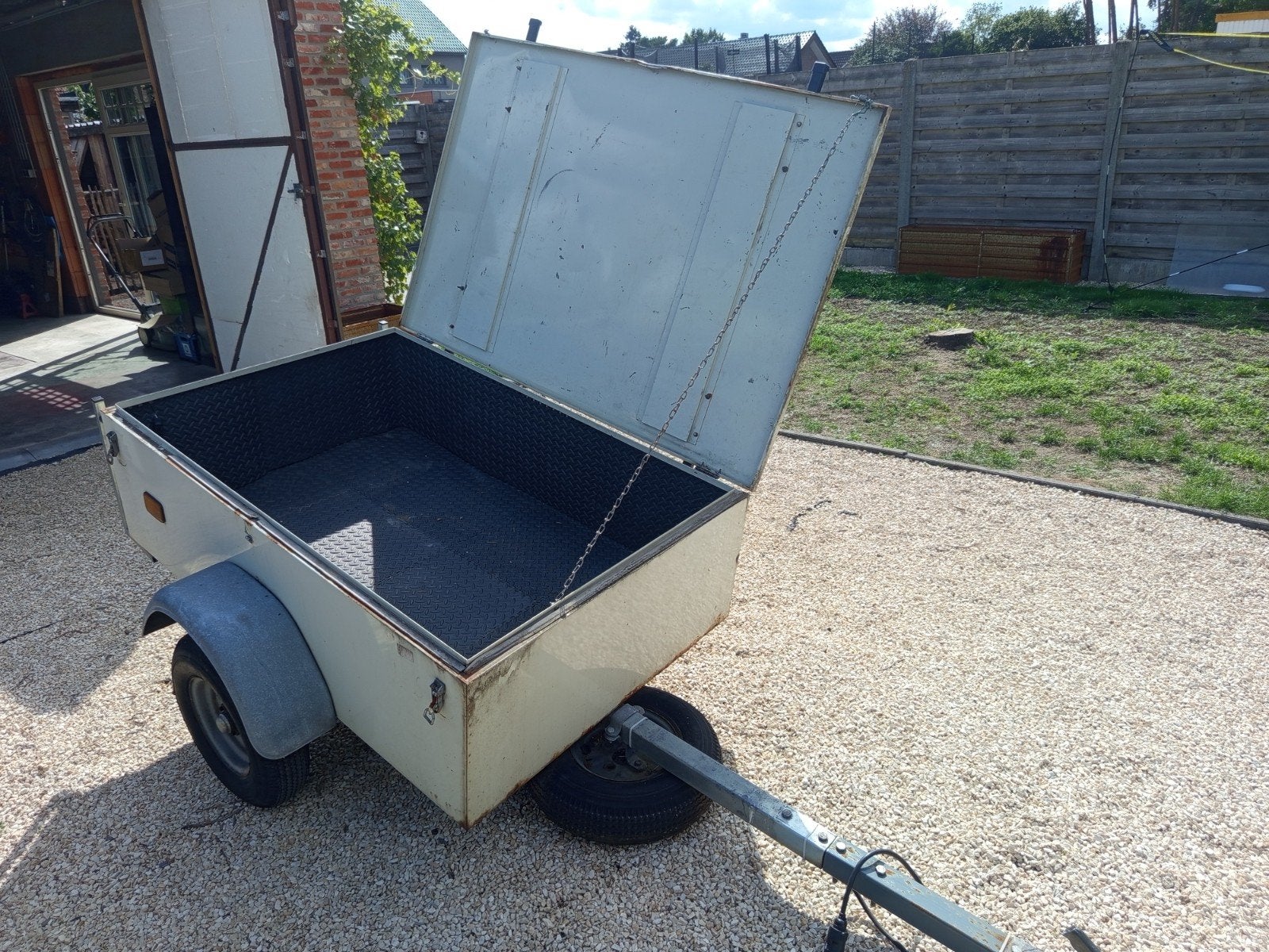 gesloten aanhangwagen, Enlèvement, Utilisé