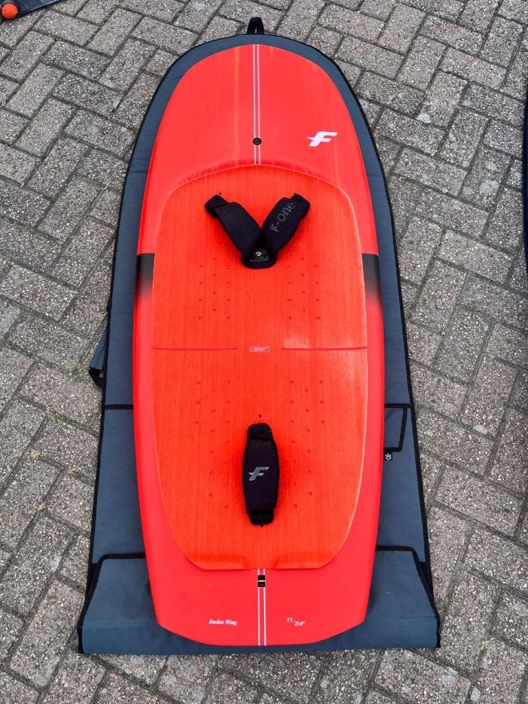 F-ONE Rocket Wing 85L + V-Straps + Manera bag, Sports nautiques & Bateaux, Aile de surf
