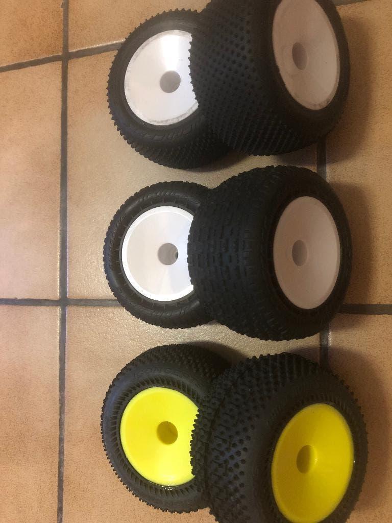 Truck banden op velgen + insert, Hobby en Vrije tijd, Ophalen