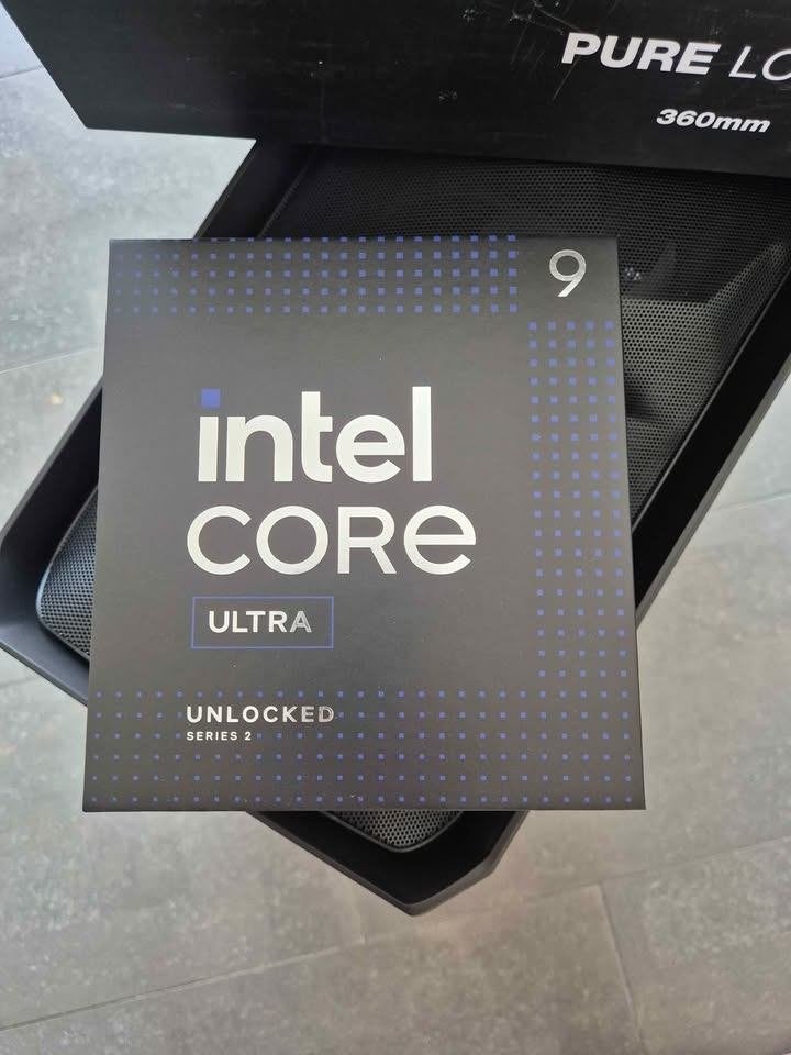Gloednieuwe PC-onderdelen (Intel Core Ultra 9, 64GB RAM), Computers en Software, Processors, Ophalen of Verzenden, Nieuw, Intel Core i9