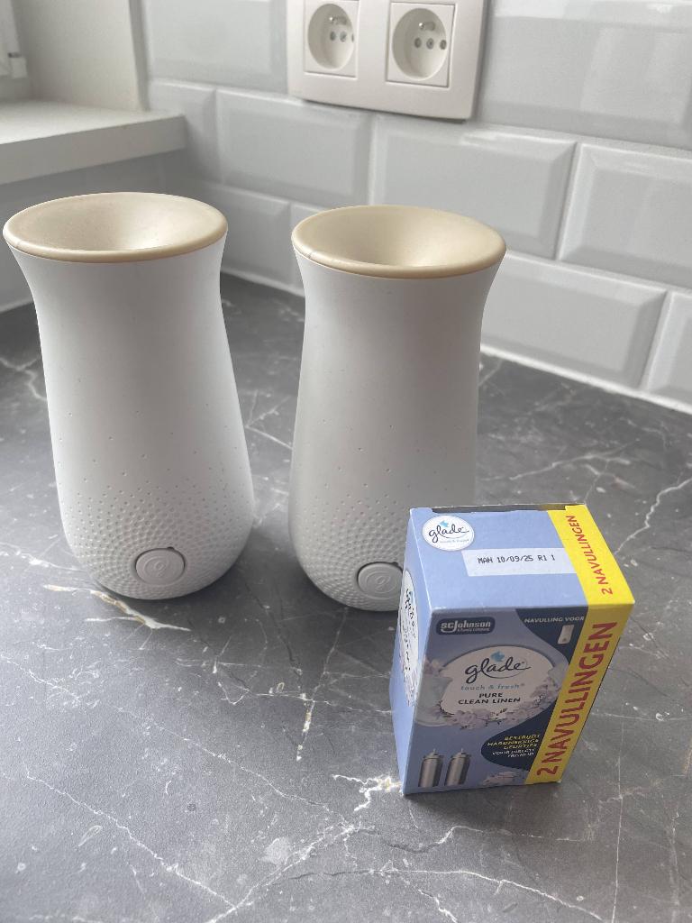 2) Automatische geurverspreider voor in de badkamer, Huis en Inrichting, Ophalen, Zo goed als nieuw
