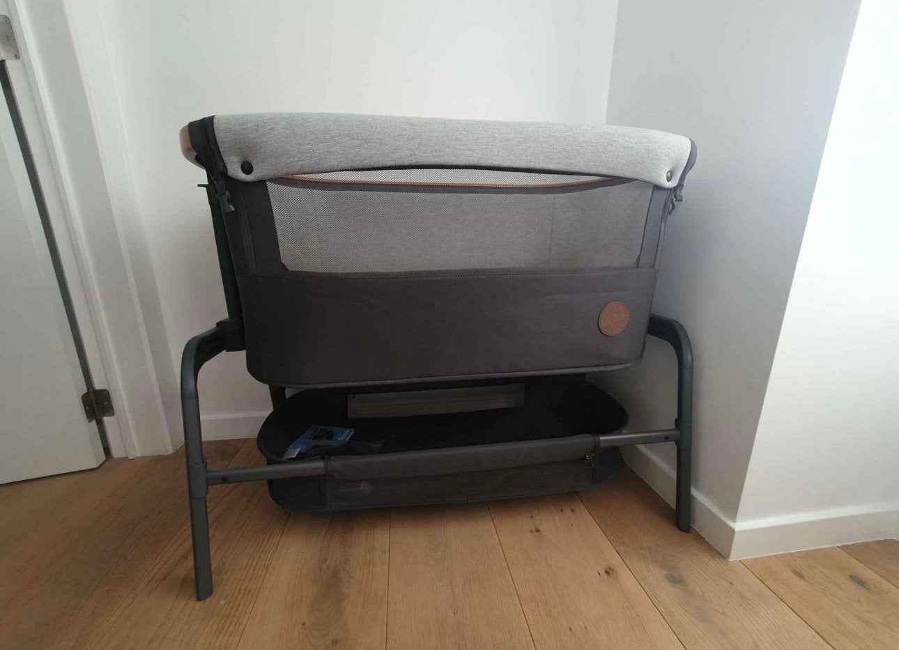 Maxi-Cosi Co-sleeper Lora Essential – Graphite, Ophalen, Zo goed als nieuw