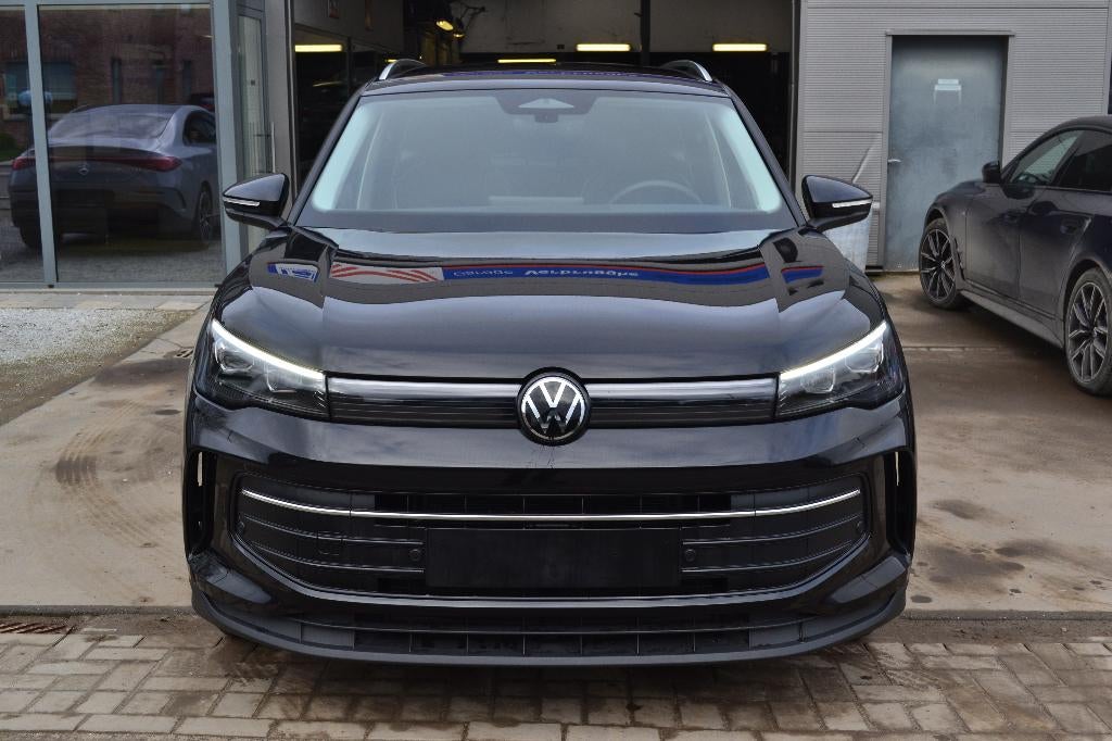 Volkswagen Tiguan LEDER/ACC/HEATED-COOLED-MASSAGE SEATS, 1498 cc, 4 cilinders, Leder, 5 zetels