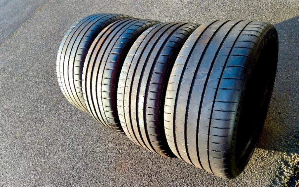 Très bons pneus été 255/35R19 et 225/40R19, Pneu(s), Utilisé, Pneus été, Autre