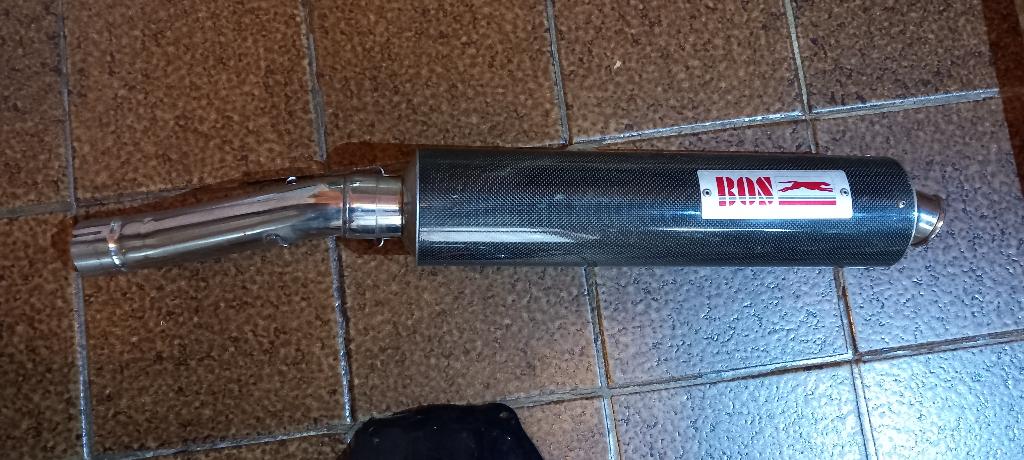 2 jantes échappement et pièces SUZUKI GSXR 1000 750 600 2001, Enlèvement