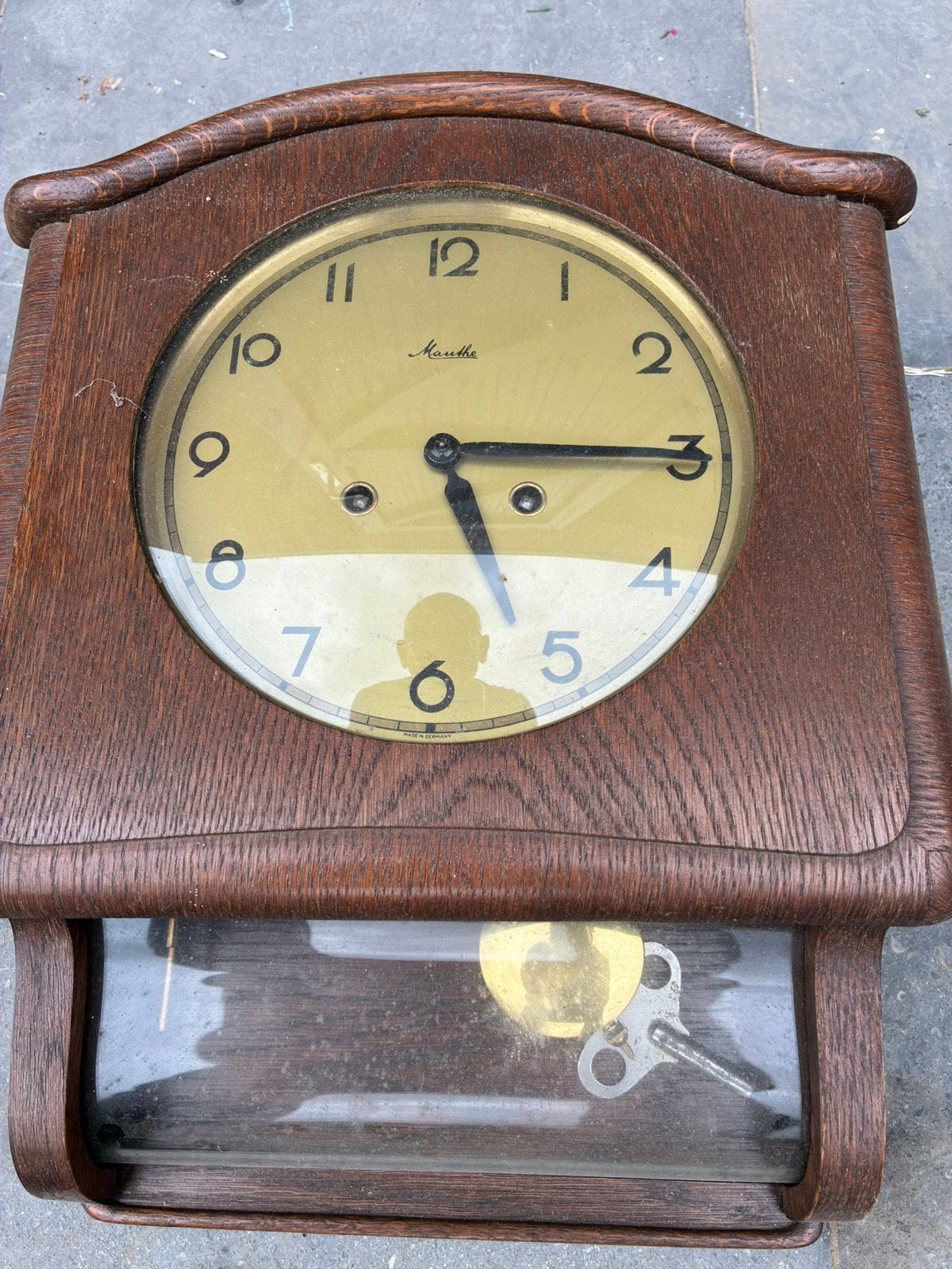 Horloge murale à pendule vintage Mauthe, Antiquités & Art, Enlèvement ou Envoi