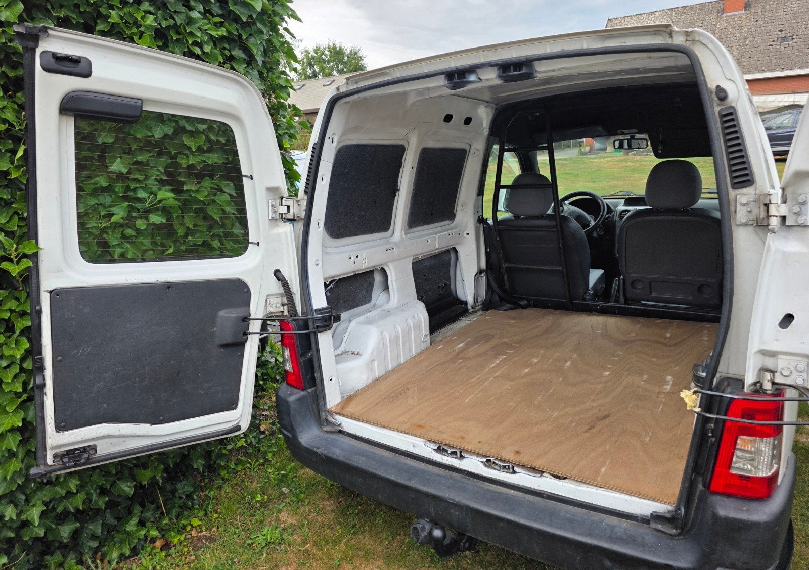 A vendre : Citroën Berlingo (lv) 1.6 hdi Bwj 2007-178000km, Achat, Entreprise, Attache-remorque, Berlingo