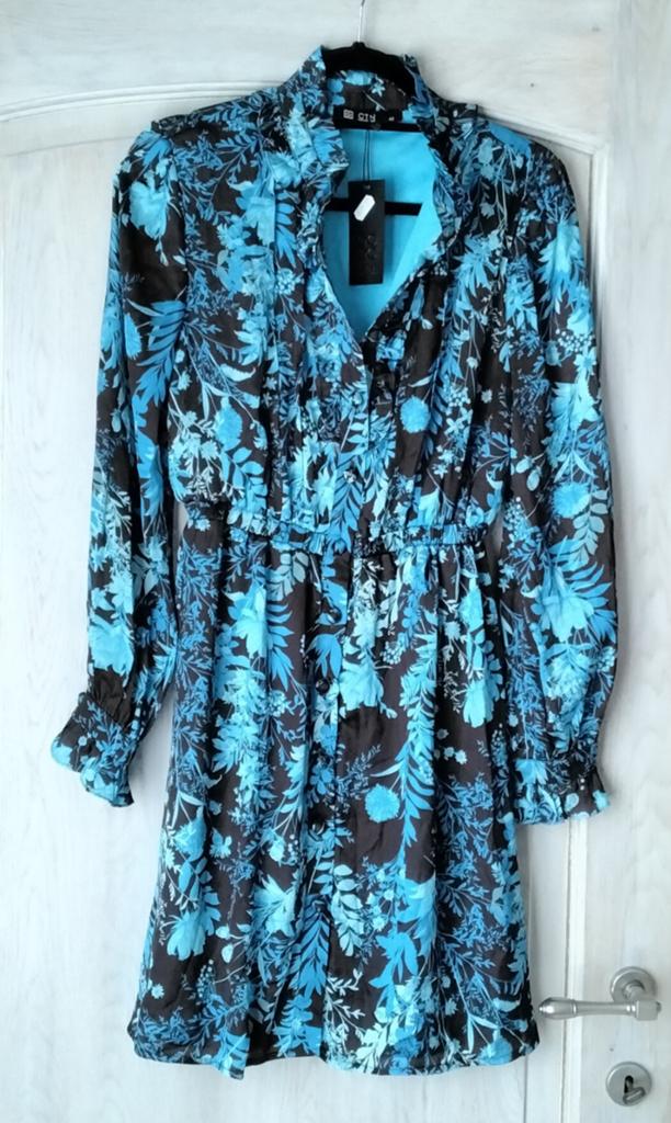 Zomerkleedjes, Ophalen, Maat 42/44 (L)