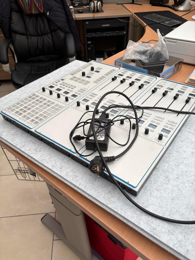 lawo sapphire console te koop, Ophalen of Verzenden, Zo goed als nieuw, 5 tot 10 kanalen