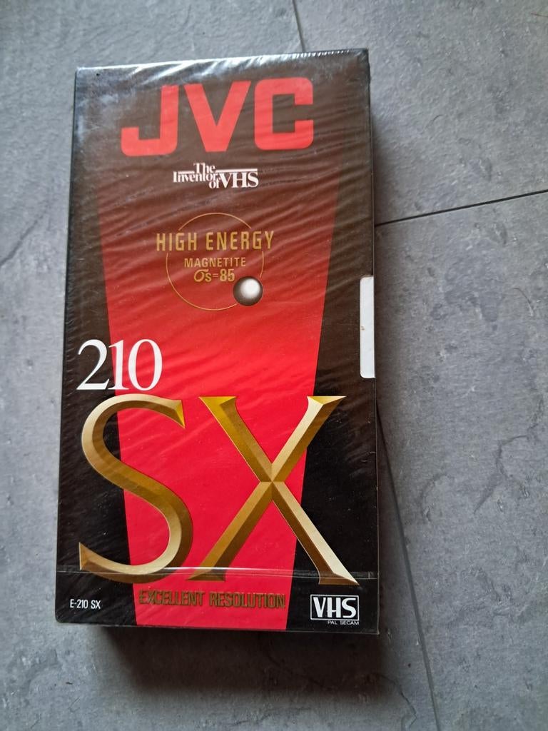 VHS: Nieuw JVC, Ophalen