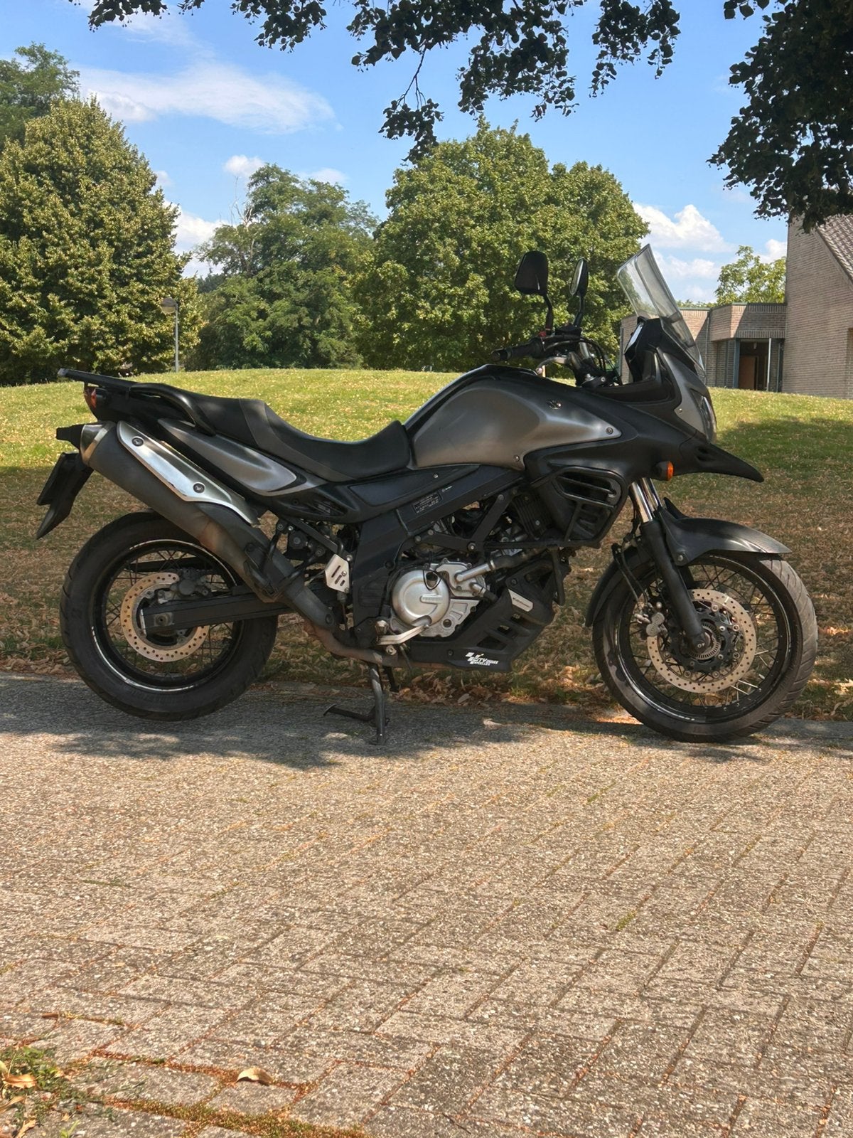 Belle Suzuki 650 V-Strom de 2015 avec 44000 km. Parfait état, Motos, Tourisme, Plus de 35 kW, 2 cylindres, Particulier