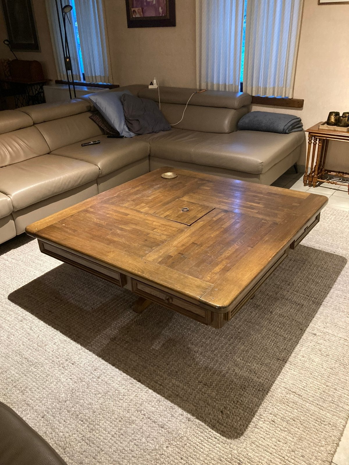 Massieve salontafel in rustieke stijl met opbervak en lades, Ophalen, Zo goed als nieuw, Minder dan 50 cm, 100 tot 150 cm