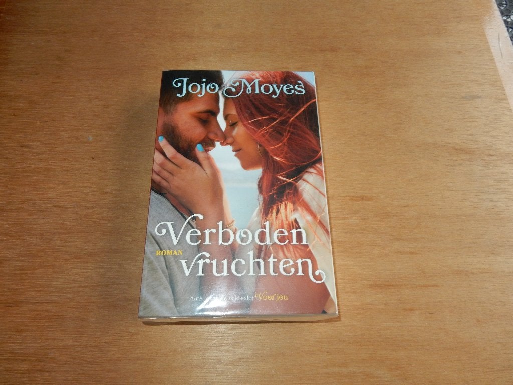 nr.212 - Verboden vruchten - Jojo Moyes - roman, Ophalen of Verzenden, Zo goed als nieuw