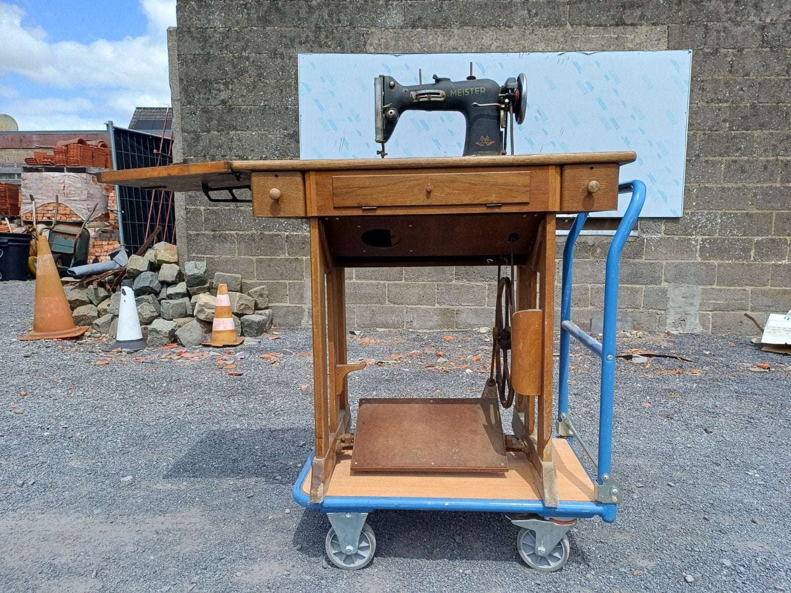Mooie antieke naaimachine van Meister., Antiek en Kunst, Antiek | Naaimachines, Ophalen
