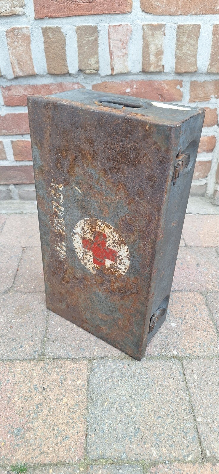 Verbandkasten allemande Brussel, Enlèvement