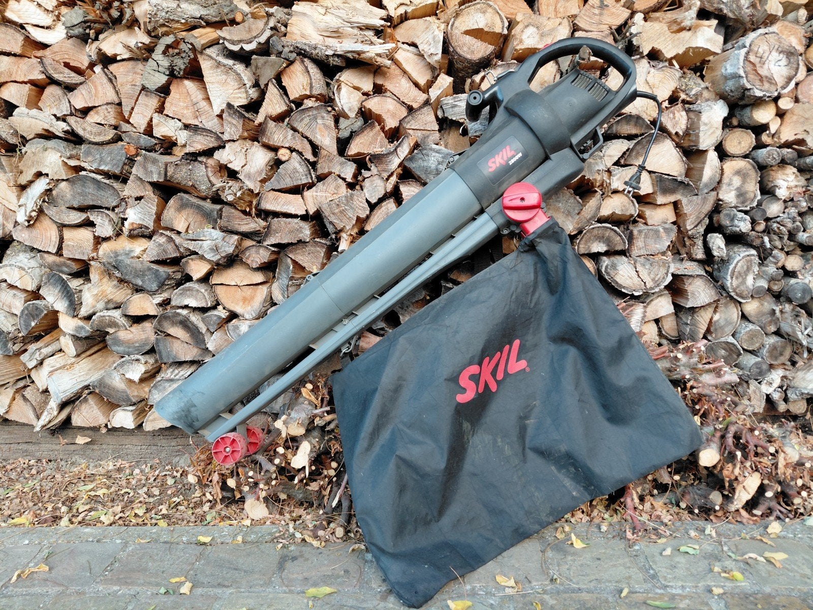 ​SKIL 0790 Bladblazer / Bladzuiger - 2800W, Jardin & Terrasse, Électrique, Enlèvement ou Envoi, Avec sac de ramassage, Skil