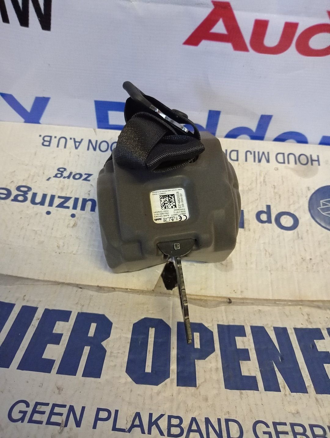 Veiligheidsgordel midden-achter van een BMW 3-Serie (3-Serie, -, -, Nieuw, Ophalen of Verzenden