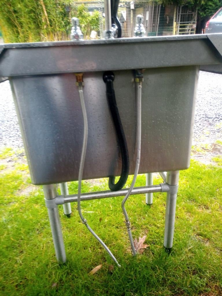 Spoelbak en kraan in RVS materiaal hoogte 90 breed 60, Ophalen