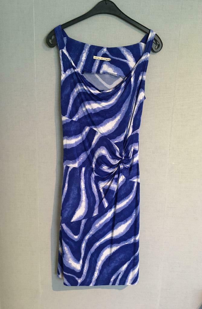 Blauw met witte jurk van Melvin (maat 38), Taille 38/40 (M), Enlèvement ou Envoi, Comme neuf, Bleu