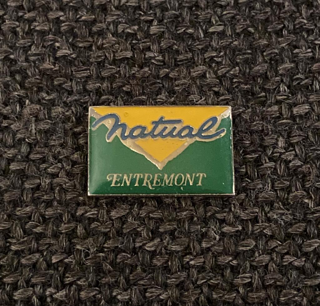 PIN - ENTREMONT - FROMAGE - KAAS - CHEESE, Envoi, Utilisé, Marque, Insigne ou Pin's